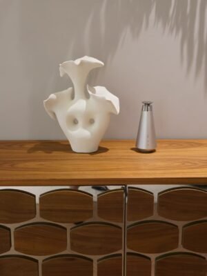 AURO A300 portable waterless scent diffuser — front view